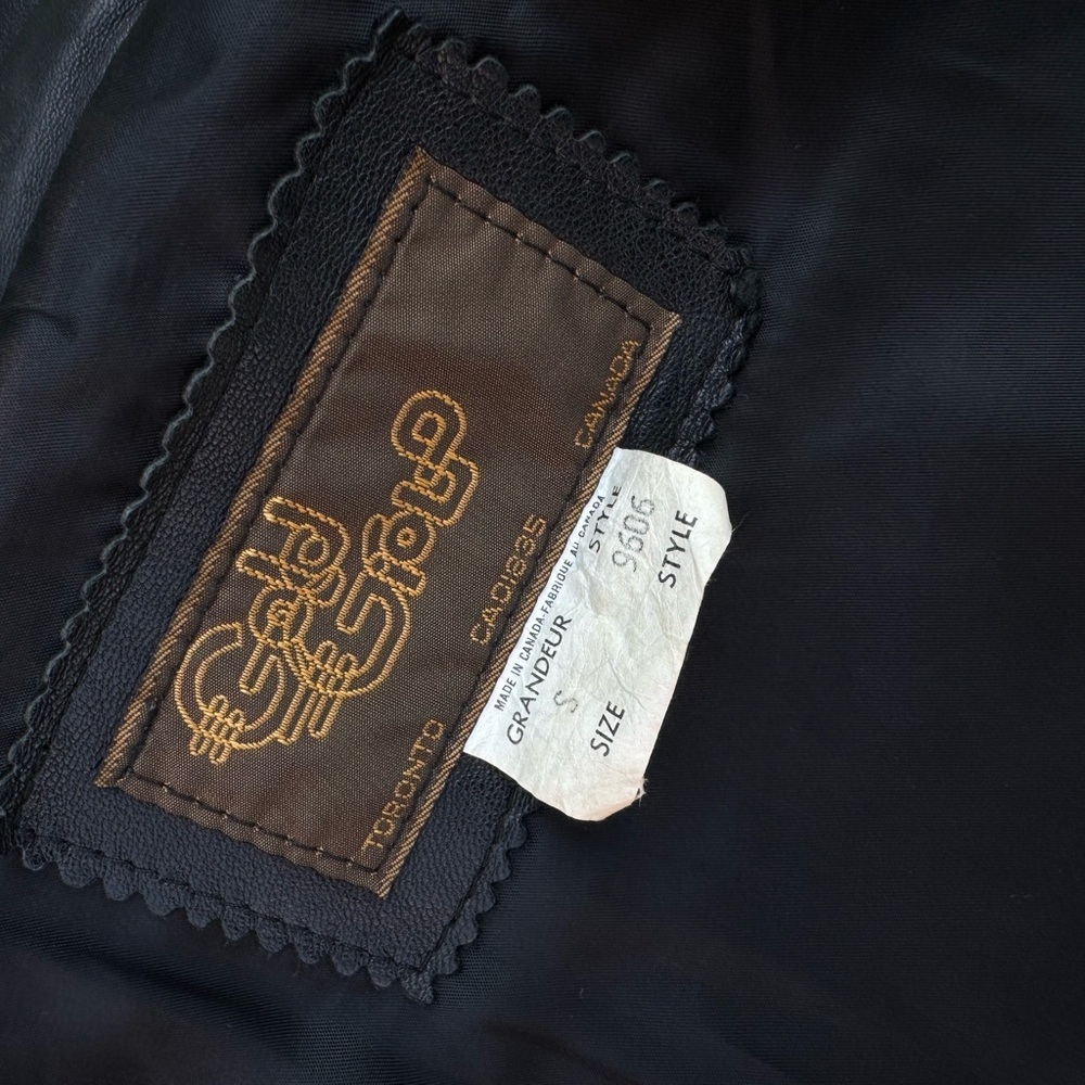 SOLD Vintage Leather Jacket Size Small - Picture 3 of 8